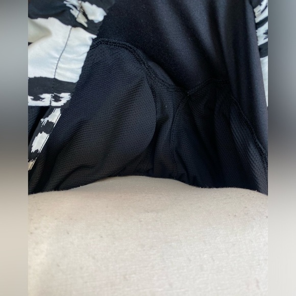 Athleta Black & White Floral Geometric Halter Maxi Dress Built In Bra size Small - Picture 11 of 11